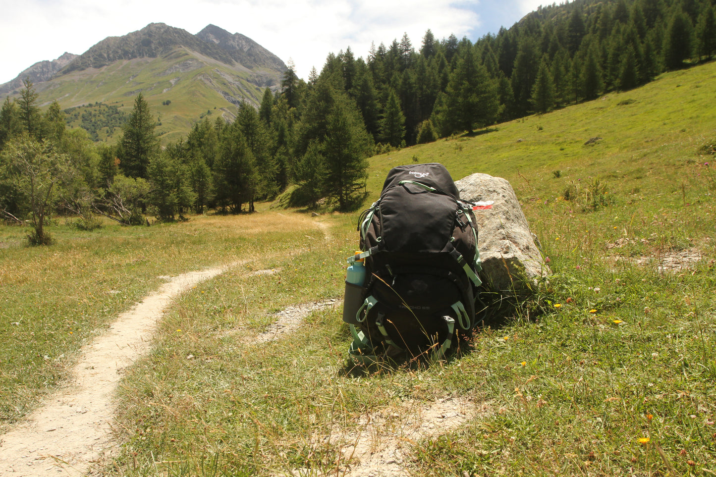 Taroko 65 – 65L hiking backpack with adjustable mesh back