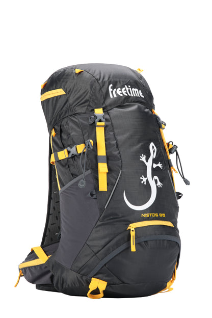 Sac à dos filet-tendu Nistos 35 litres - vue de 3/4 - gris avec sangles jaunes et grande salamandre blanche sur l'avant.
