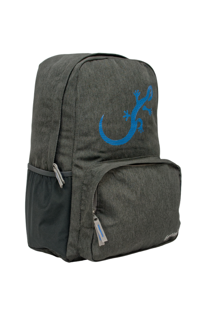 Sac à dos Freetime, modèle City G, capacité 18 litres, gris foncé et logo salamandre bleu, vue de 3/4