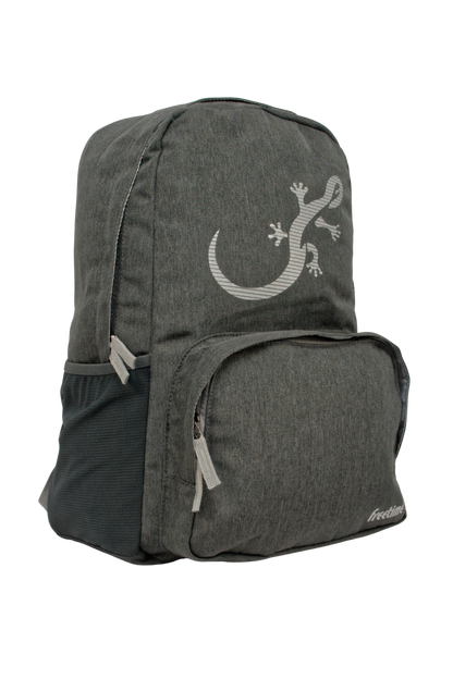 Sac à dos Freetime, modèle City G, capacité 18 litres, gris foncé et logo salamandre réfléchissant (sans flash), vue de 3/4