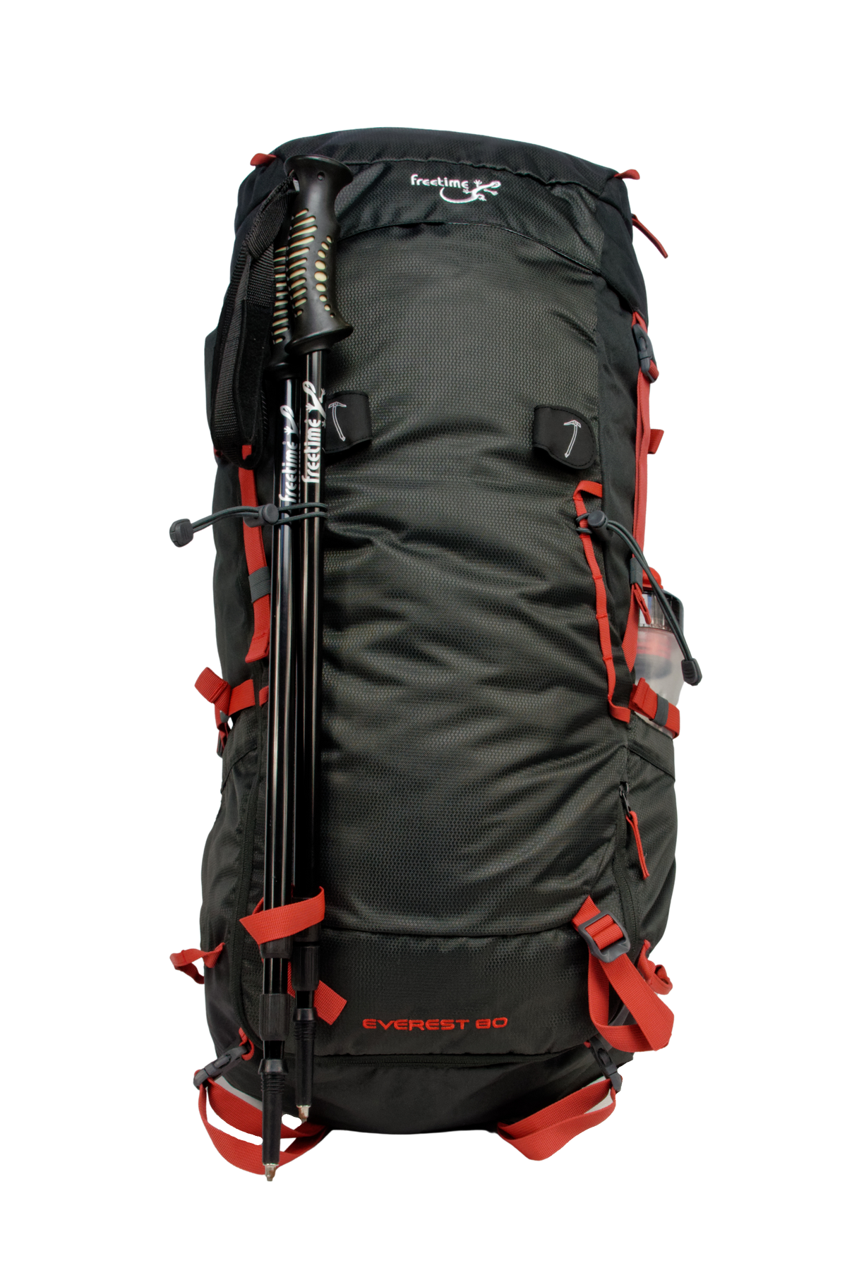 Sac de montagne Everest 80, génération 2.0, capacité 80 litres, gris foncé et sangles rouges, traitement hydrophobe sans PFAS, vue de face, avec bâtons de marches attachés dans les porte-bâtons