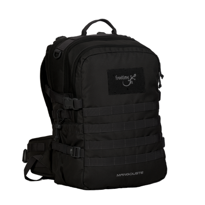 Sac d'évacuation Mangouste 32, marque Freetime, capacité 32 litres - sac noir avec système MOLLE sur l'avant et les côté, vue de 3/4.